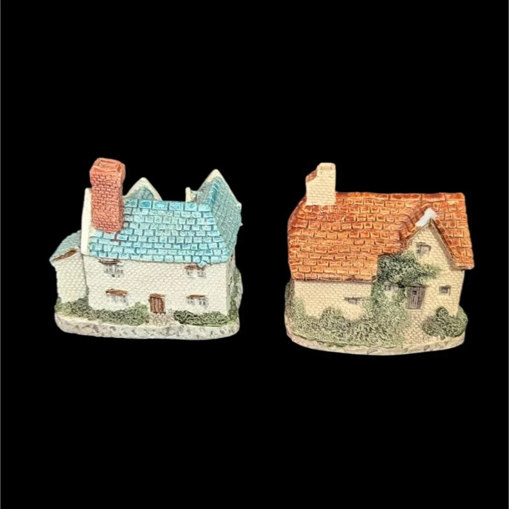 Miniature‎ Hampshire Manor & Ambleside Cottage Figurines Museum Collections 1987